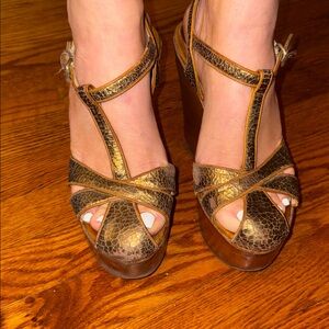 Elegant Brown and Gold Women's Sandals